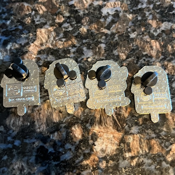 Disney Ice Cream Bars set of 4 pins 😃 Pluto . Minnie. Goofy , 101 dalmatians. - Picture 4 of 4